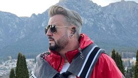 Cătălin Botezatu, reacție acidă față de tinerii care vor să devină designeri. Celebrul creator de modă le-a transmis un mesaj dur: „Nu vor să învețe, nu vor să facă nimic”
